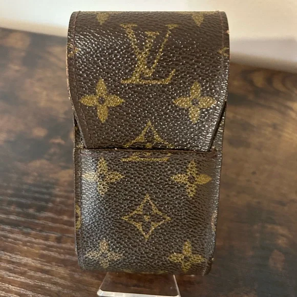 Authentic LV Case- includes dust bag - Picture 3 of 9